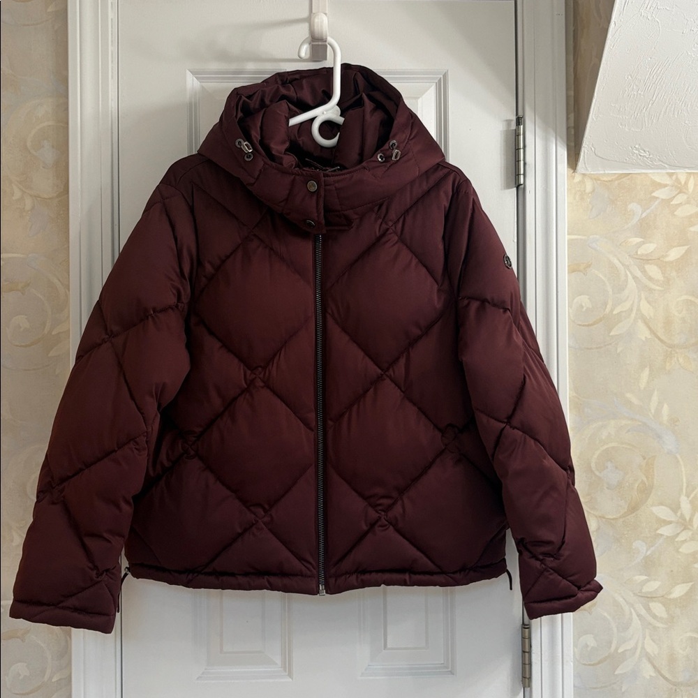 Calvin Klein Maroon Quilted Puffer Jacket with Detachable Hood. EUC